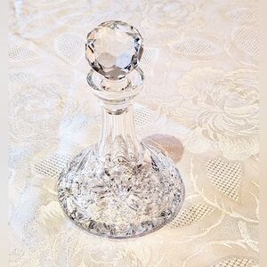 Crystal Bottle Starburst Pattern with piramidal stopper Czech Republic led glass